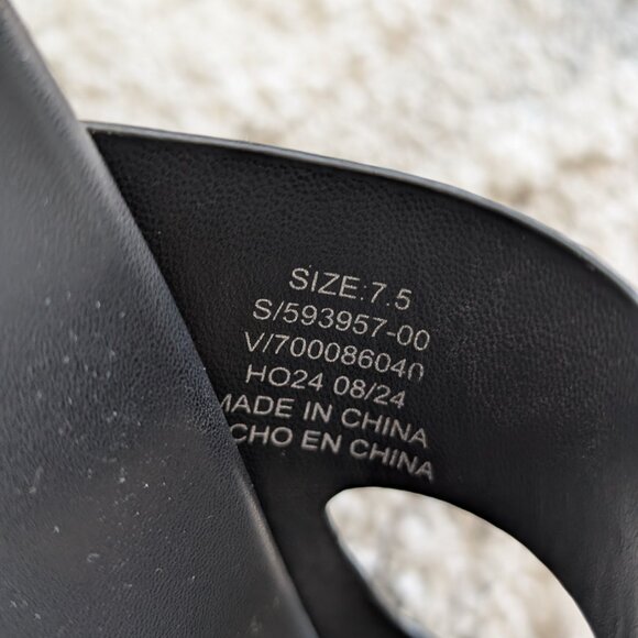 Banana Republic Vegan Leather Black & Gold Slide Sandals - Picture 5 of 7